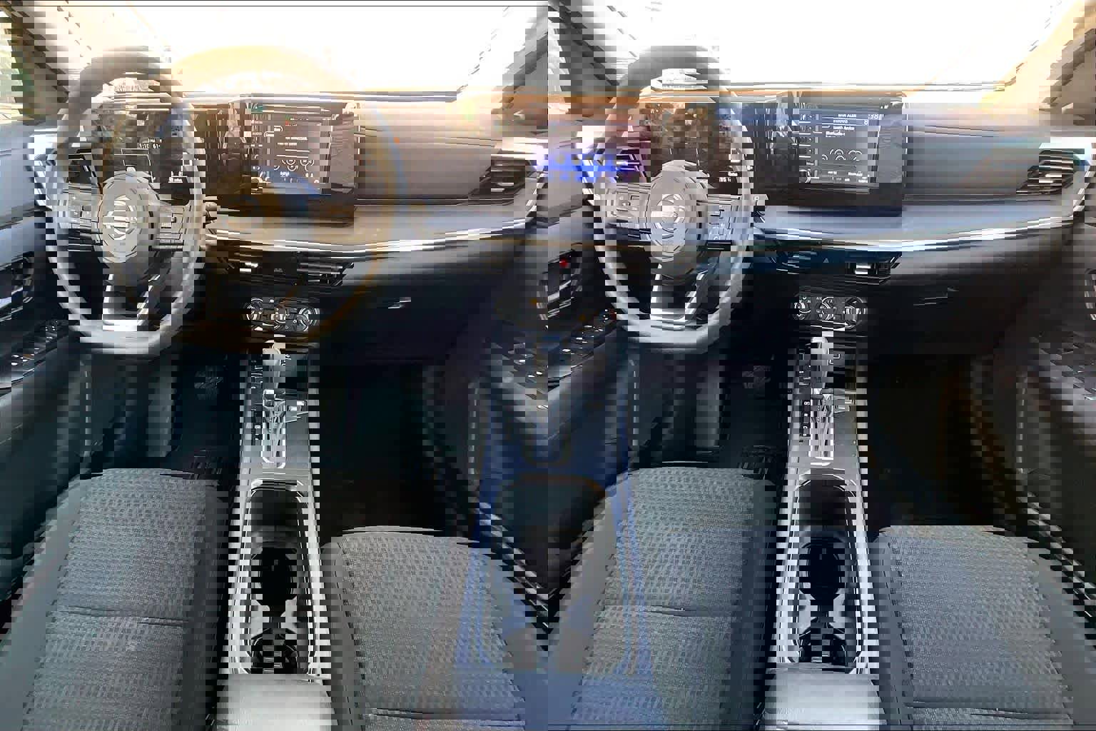 Certified 2025 Nissan Kicks S image 12