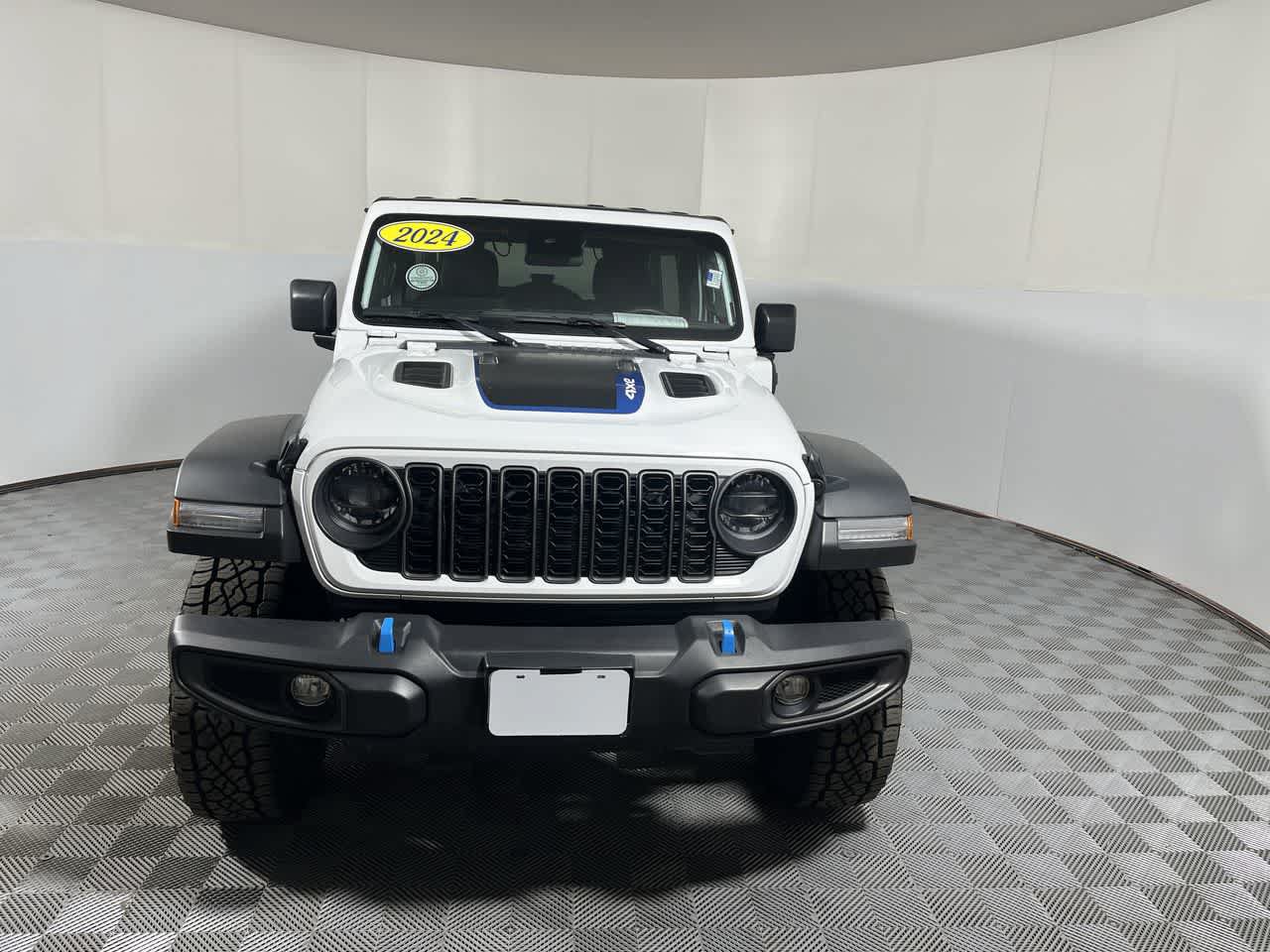 Used 2024 Jeep Wrangler Unlimited Rubicon 4xe AWD/4WD image 3