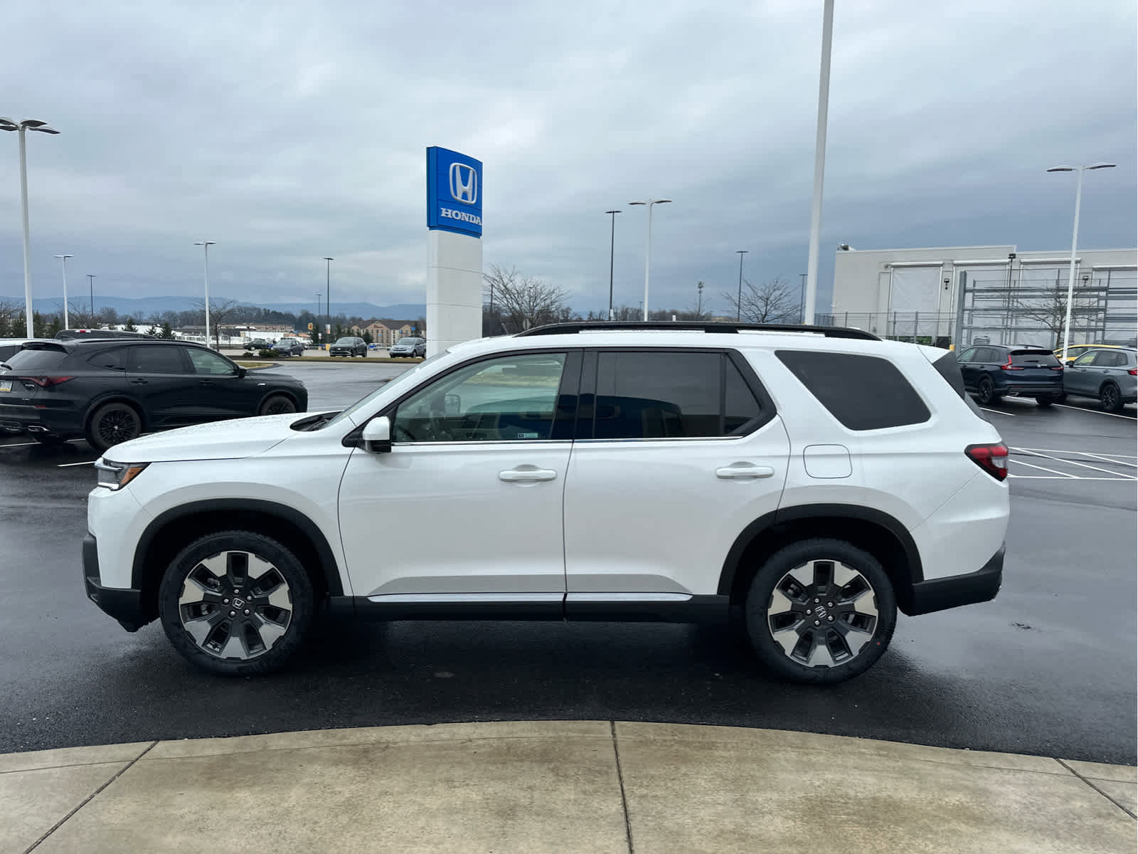 New 2026 Honda Pilot Touring image 5