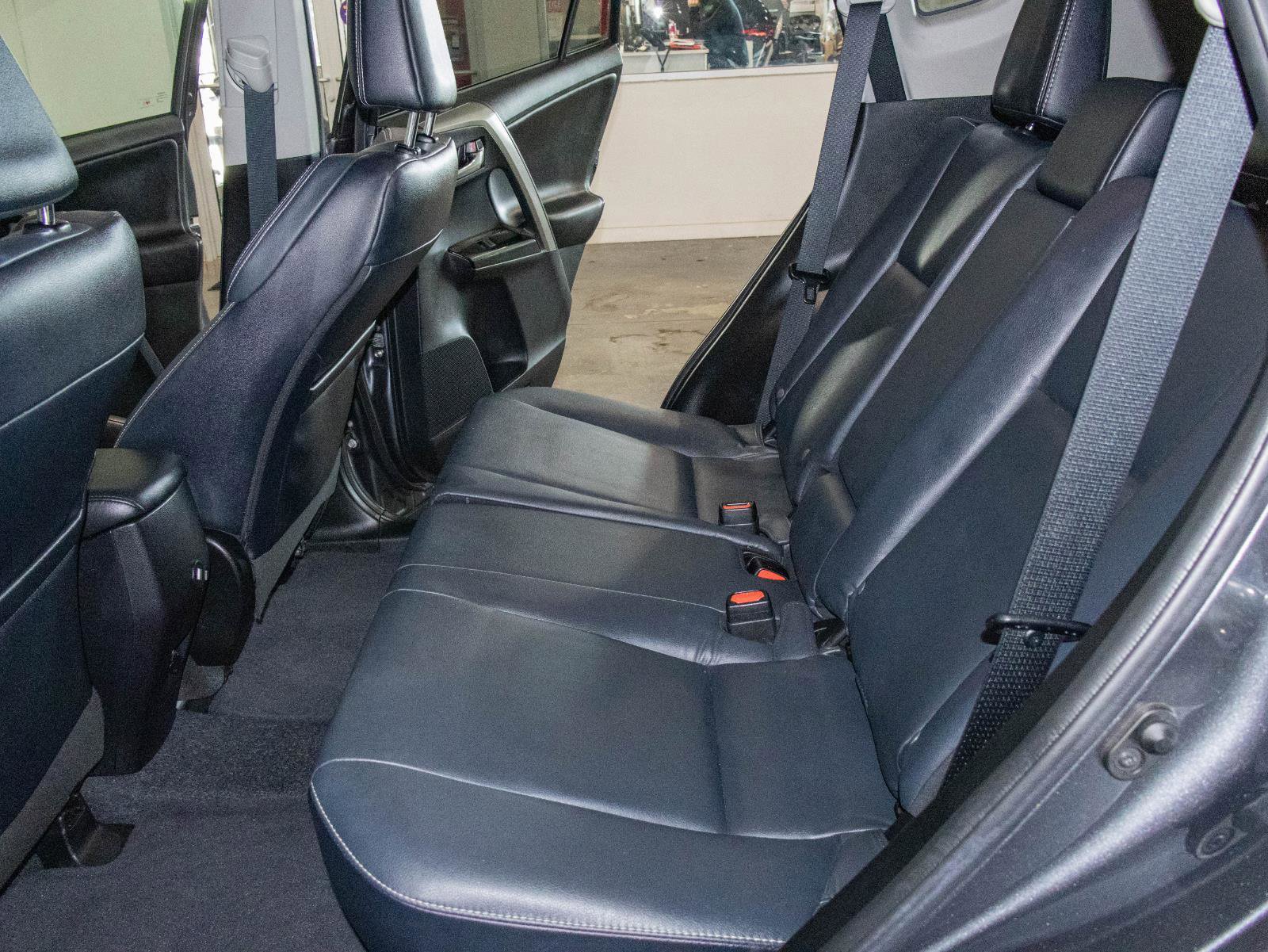 Used 2017 Toyota RAV4 Limited image 15