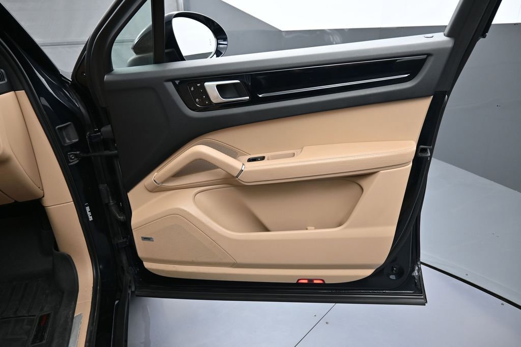 Certified 2021 Porsche Cayenne AWD/4WD image 28
