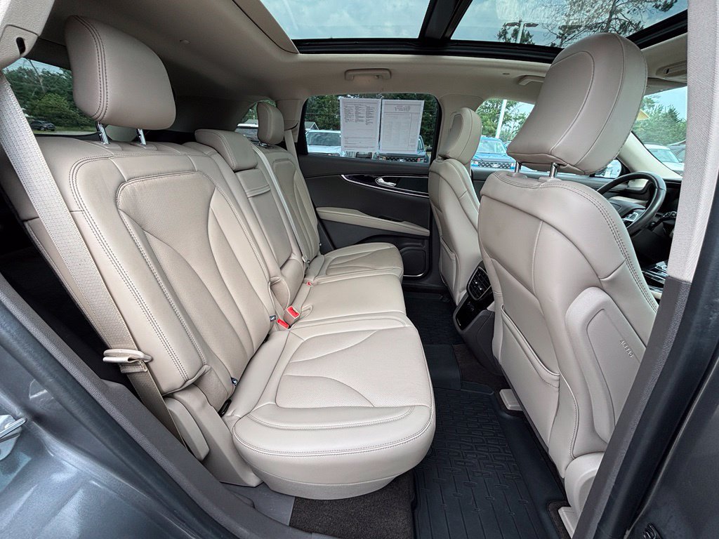 Used 2023 Lincoln Nautilus Reserve w/ Monochromatic Package AWD/4WD image 16
