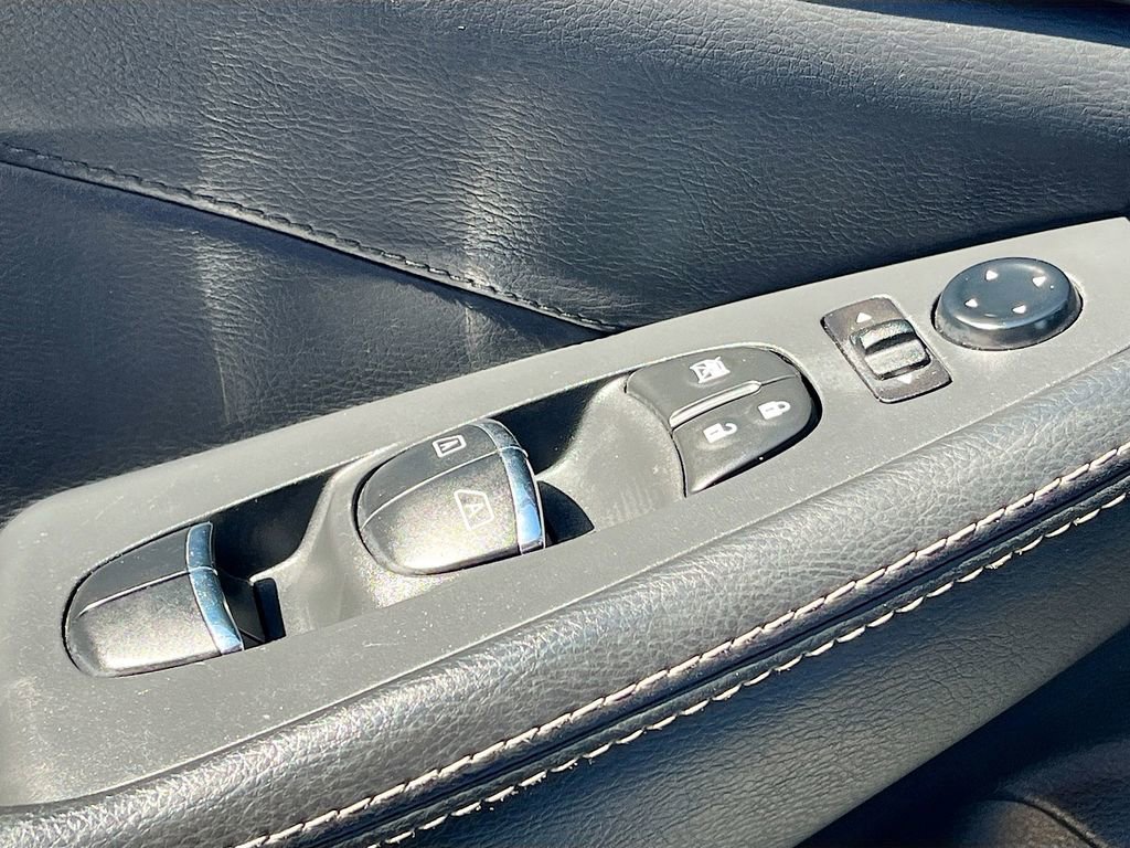 Used 2023 Nissan Maxima Platinum w/ Sport Mat Group FWD image 18