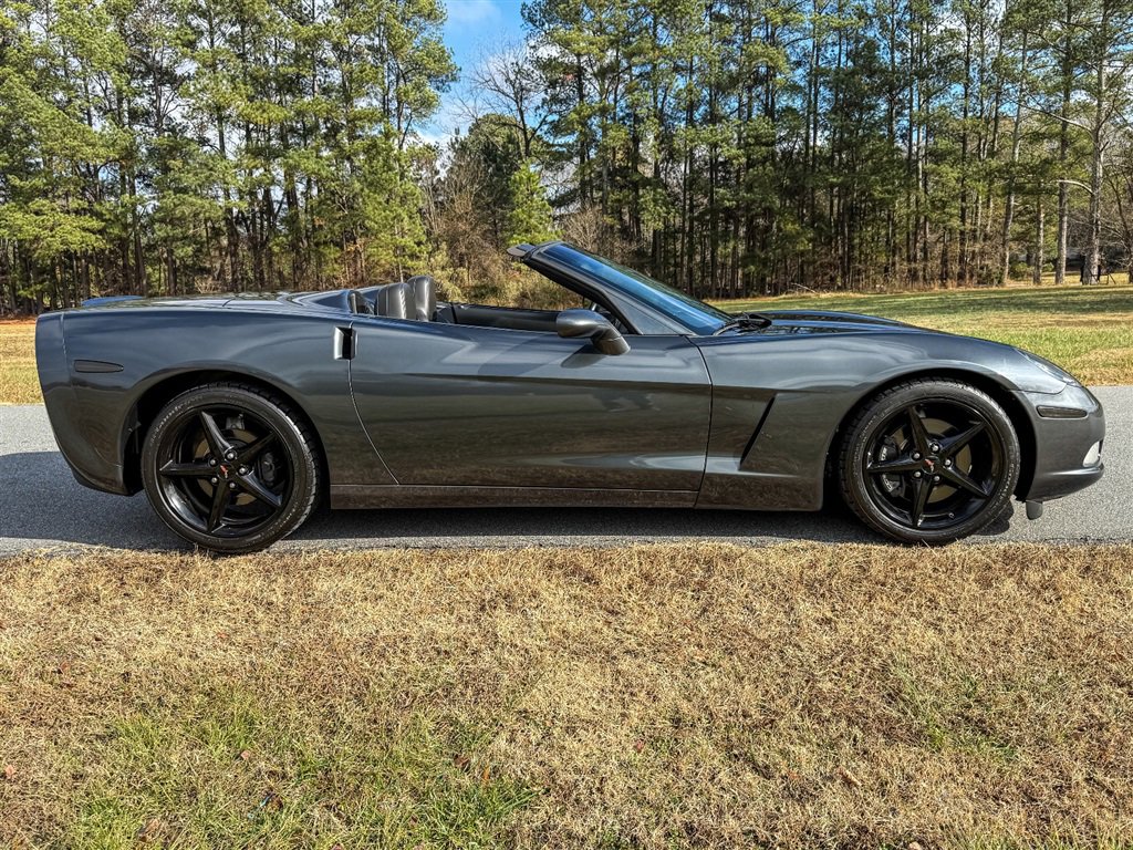 Used 2013 Chevrolet Corvette Convertible RWD image 36