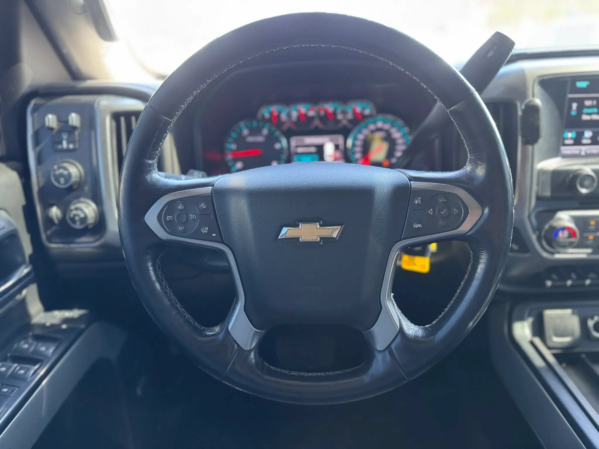Used 2018 Chevrolet Silverado 2500 LTZ w/ Duramax Plus Package AWD/4WD image 38
