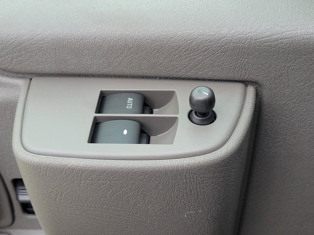 New 2025 Chevrolet Express 2500 Work Van w/ Driver Convenience Package image 24