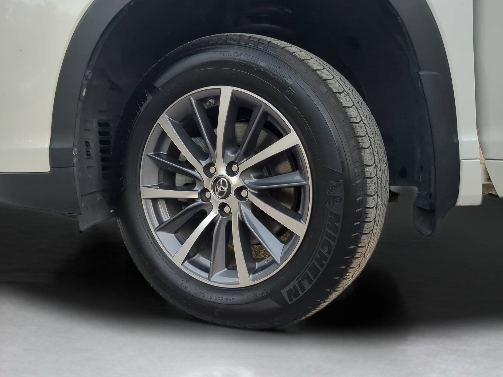 Used 2017 Toyota Highlander XLE AWD/4WD image 74