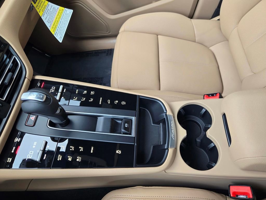 New 2026 Porsche Macan AWD/4WD image 24