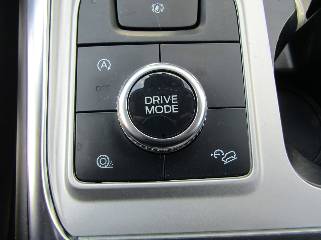 Used 2024 Ford Explorer XLT w/ Equipment Group 202A AWD/4WD image 31