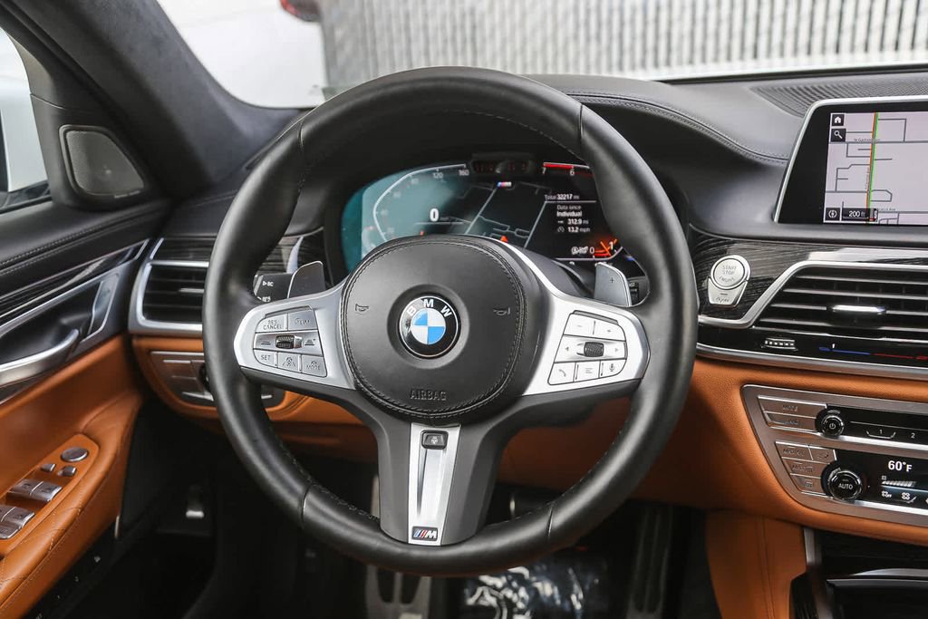Certified 2022 BMW 750i xDrive w/ Autobahn Package image 12