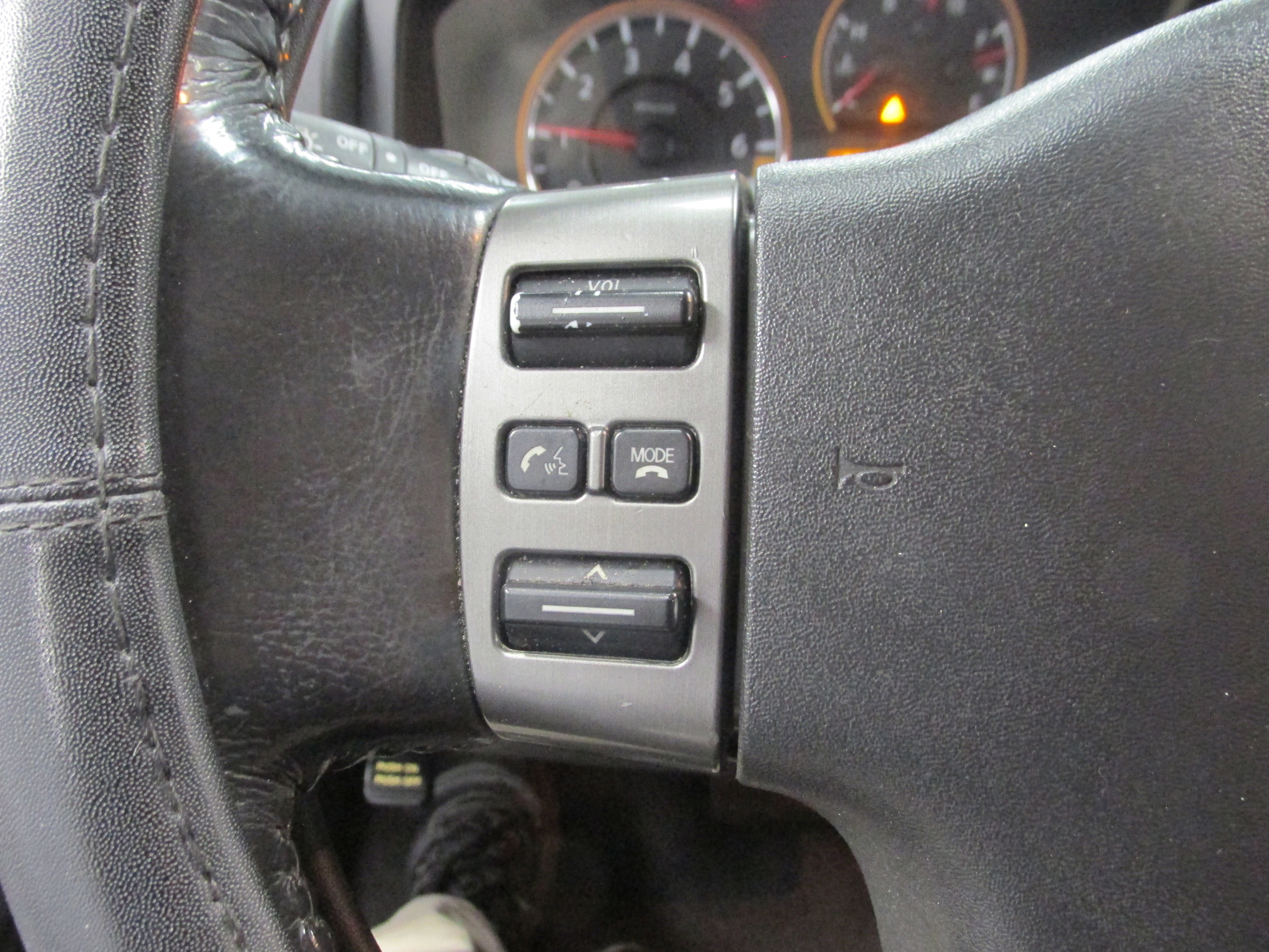 Used 2011 Nissan Titan SL w/ Heavy Metal Edition Pkg AWD/4WD image 32