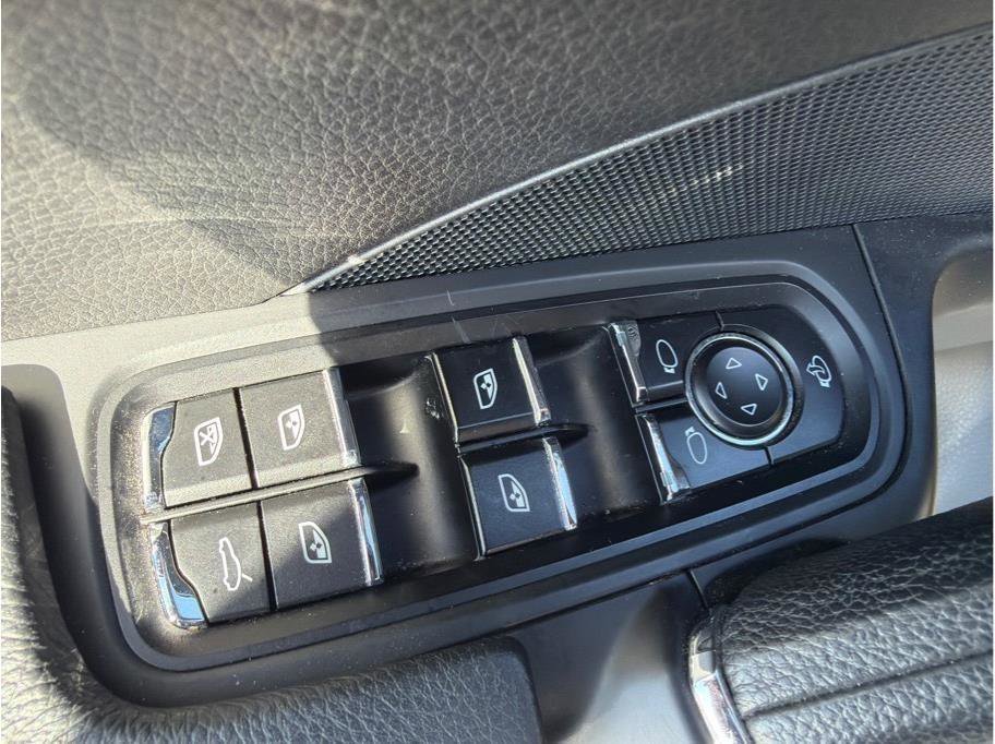 Used 2011 Porsche Cayenne S AWD/4WD image 10