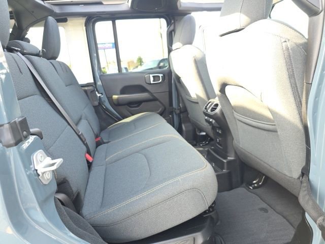 Used 2025 Jeep Wrangler Unlimited Sahara w/ Safety Group image 49