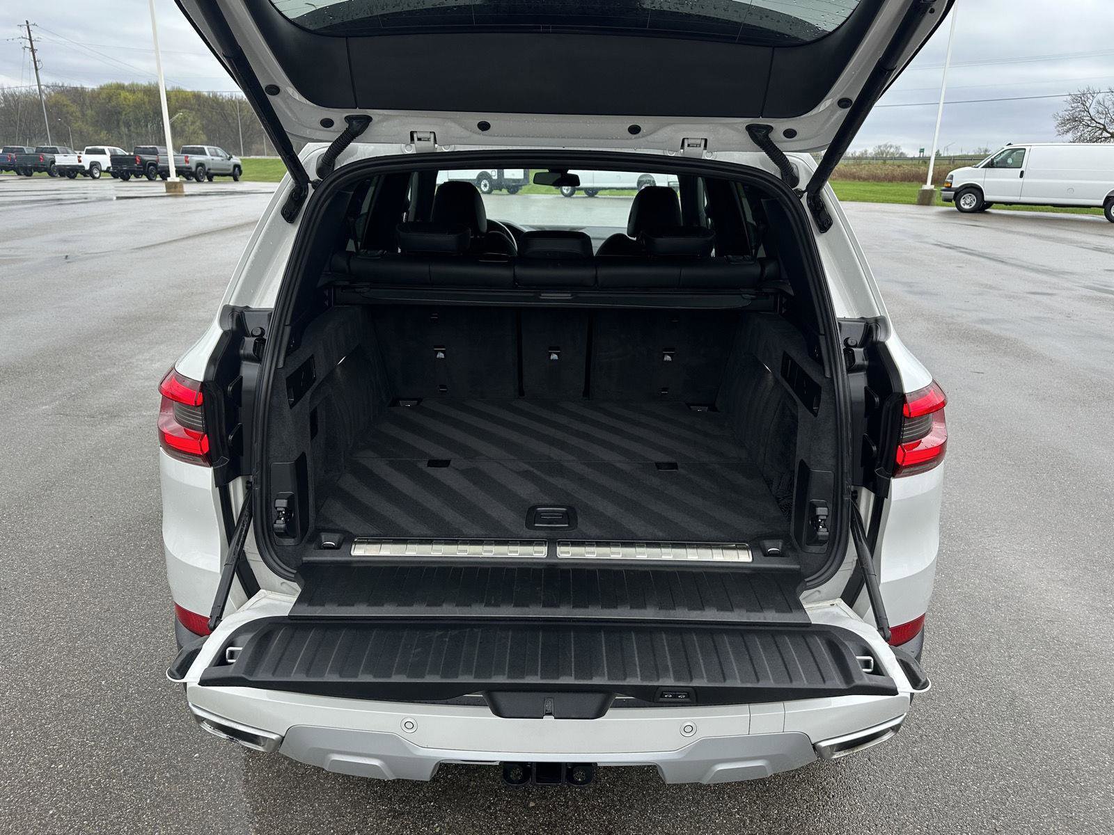 Used 2023 BMW X5 xDrive45e w/ Climate Comfort Package image 8