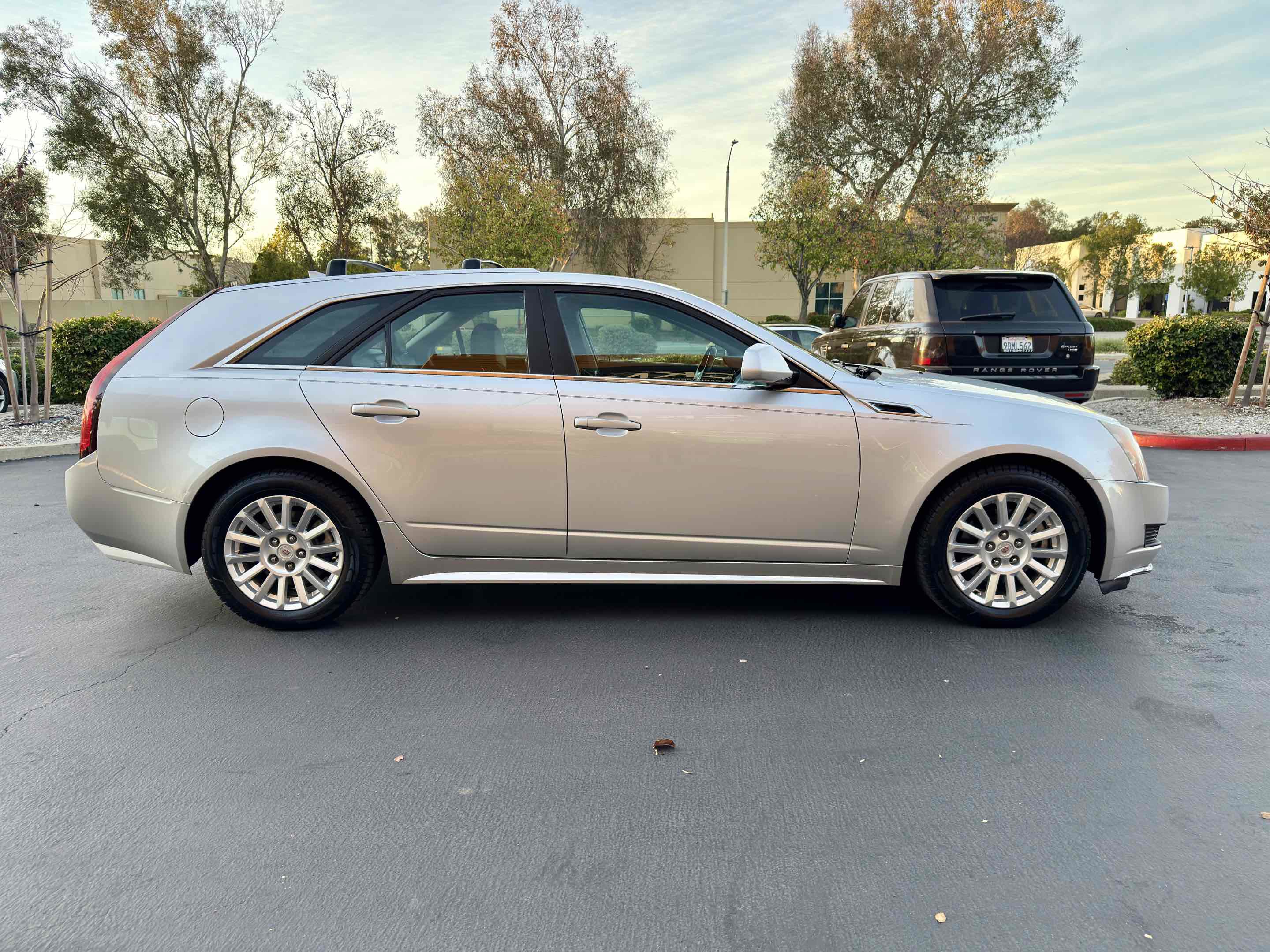 Used 2011 Cadillac CTS AWD Wagon image 8