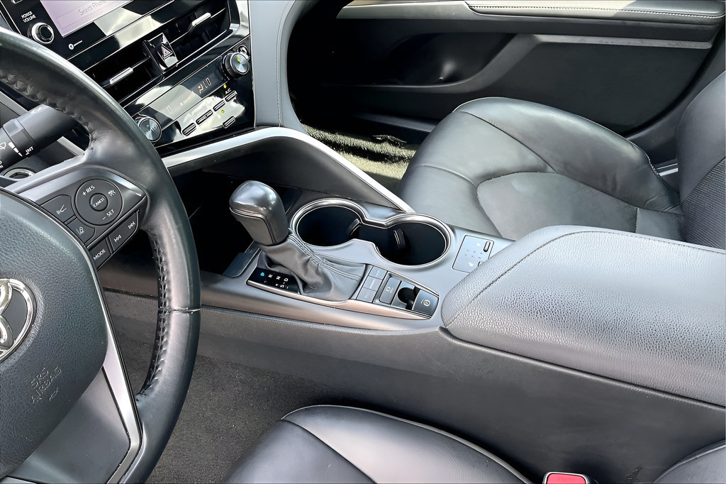 Used 2023 Toyota Camry XSE FWD image 15