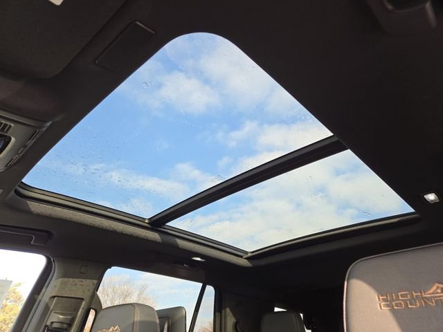 New 2026 Chevrolet Tahoe High Country image 3