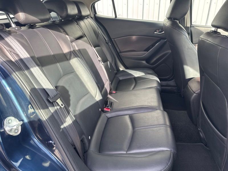 Used 2018 MAZDA MAZDA3 Touring image 28