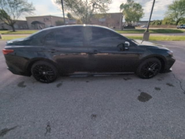 Used 2026 Toyota Camry SE image 2