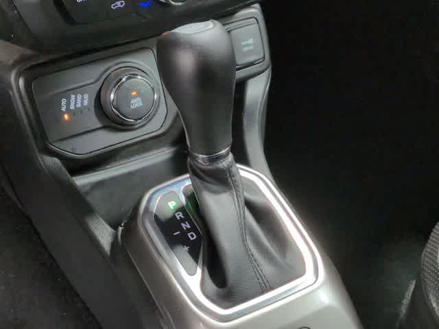 Used 2020 Jeep Renegade Limited w/ Safety and Security Group AWD/4WD image 29