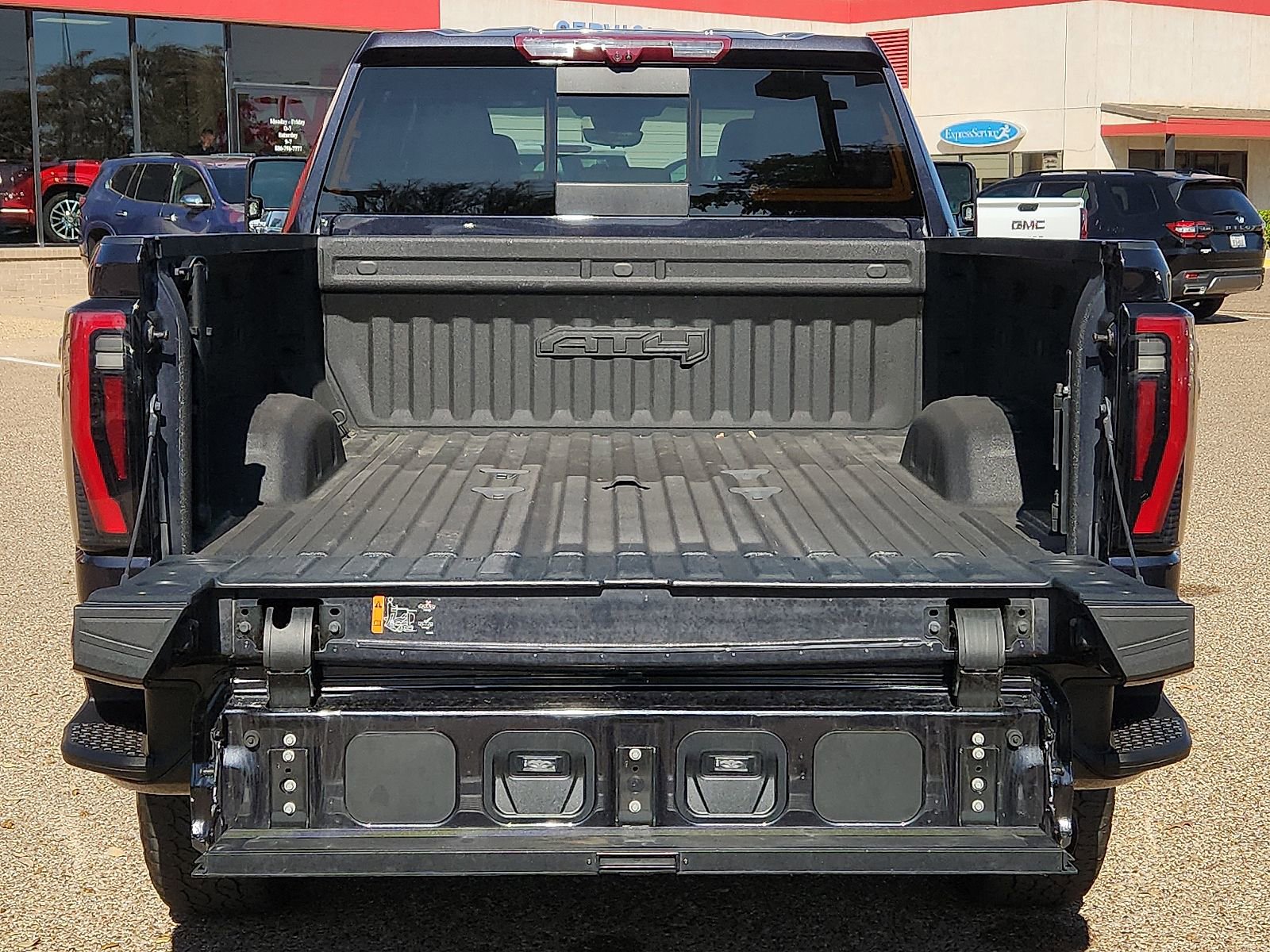 Used 2024 GMC Sierra 2500 AT4 w/ AT4 Premium Plus Package image 10