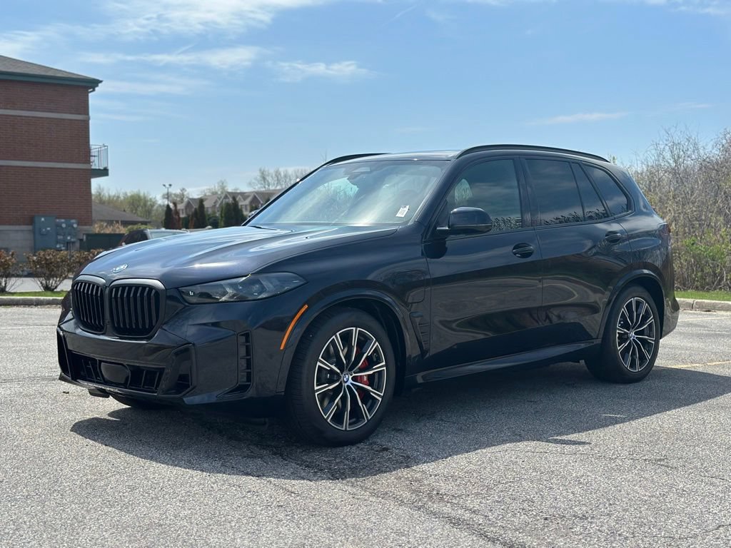 New 2026 BMW X5 xDrive50e w/ Executive Package AWD/4WD image 3