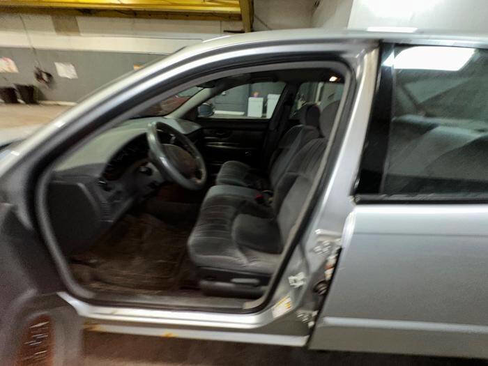 Used 2005 Buick Century Custom FWD image 20