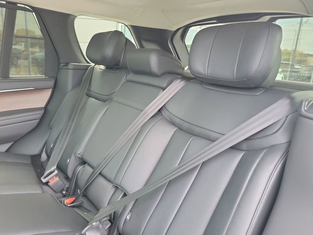 New 2026 Land Rover Range Rover Long Wheelbase Autobiography image 15