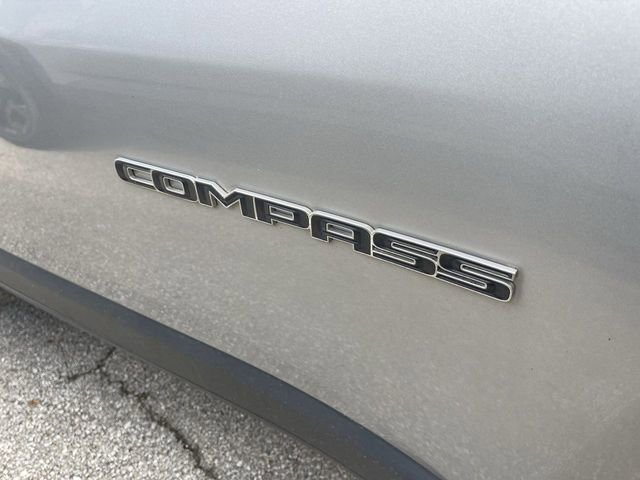 Used 2020 Jeep Compass Latitude w/ Cold Weather Group AWD/4WD image 12