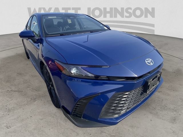 Used 2025 Toyota Camry SE FWD image 13