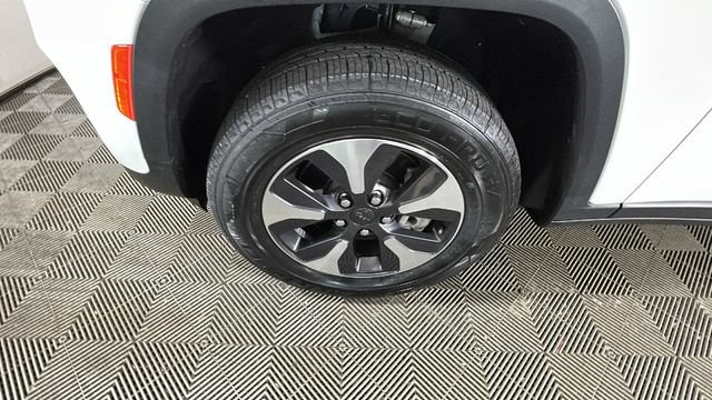 Used 2023 Jeep Grand Cherokee 4WD 4xe image 9