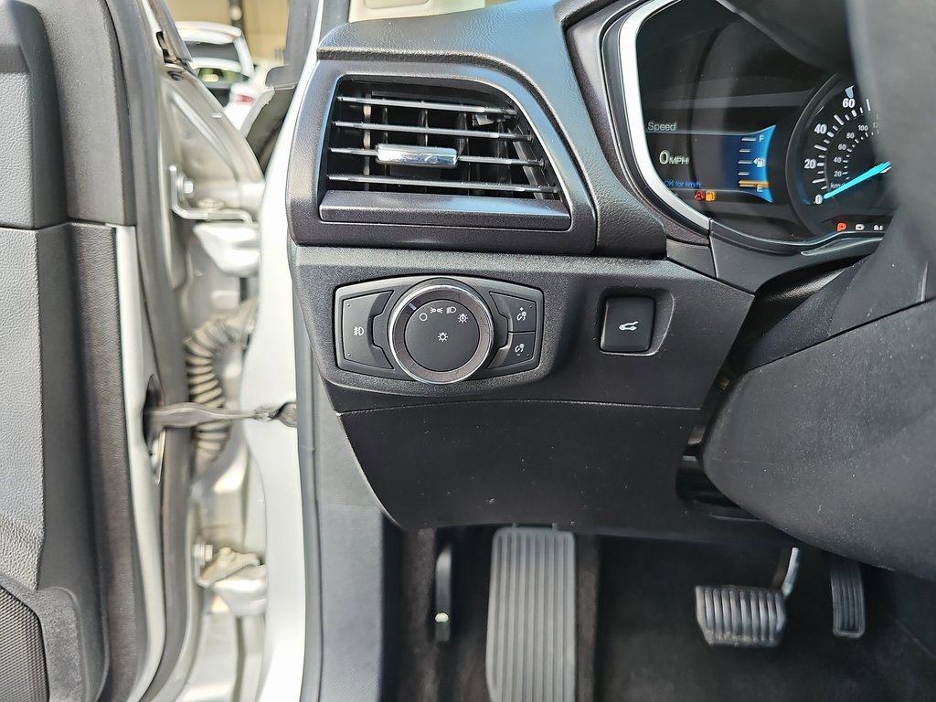 Used 2019 Ford Fusion Titanium image 24