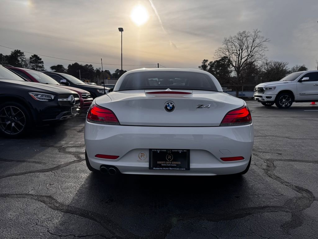 Used 2009 BMW Z4 sDrive30i image 5