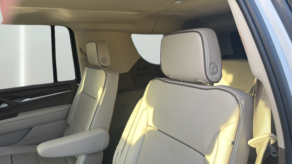 Used 2023 GMC Yukon XL Denali AWD/4WD image 25