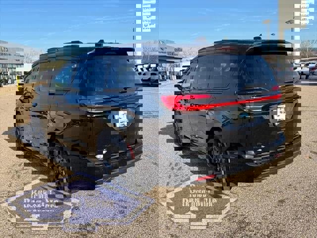 New 2026 Chrysler Pacifica Select w/ S Appearance Package image 33