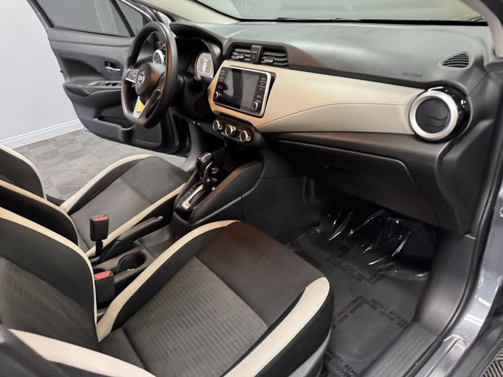 Used 2021 Nissan Versa SV image 41