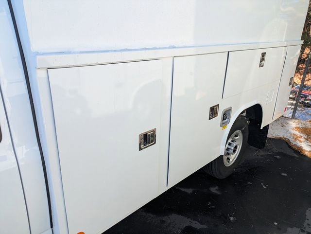 New 2025 GMC Savana 3500 w/ Power Convenience Package RWD image 17