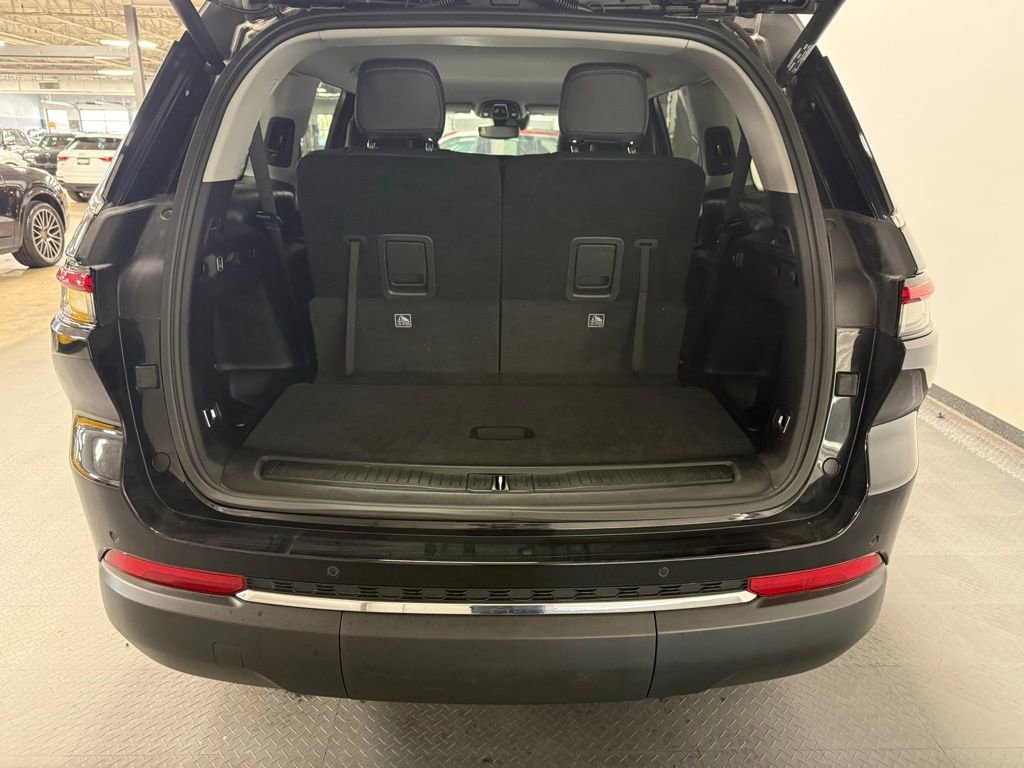 Used 2021 Jeep Grand Cherokee L Laredo w/ Luxury Tech Group I AWD/4WD image 22