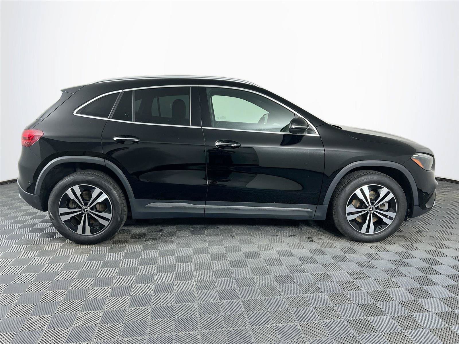 Certified 2024 Mercedes-Benz GLA 250 4MATIC image 7