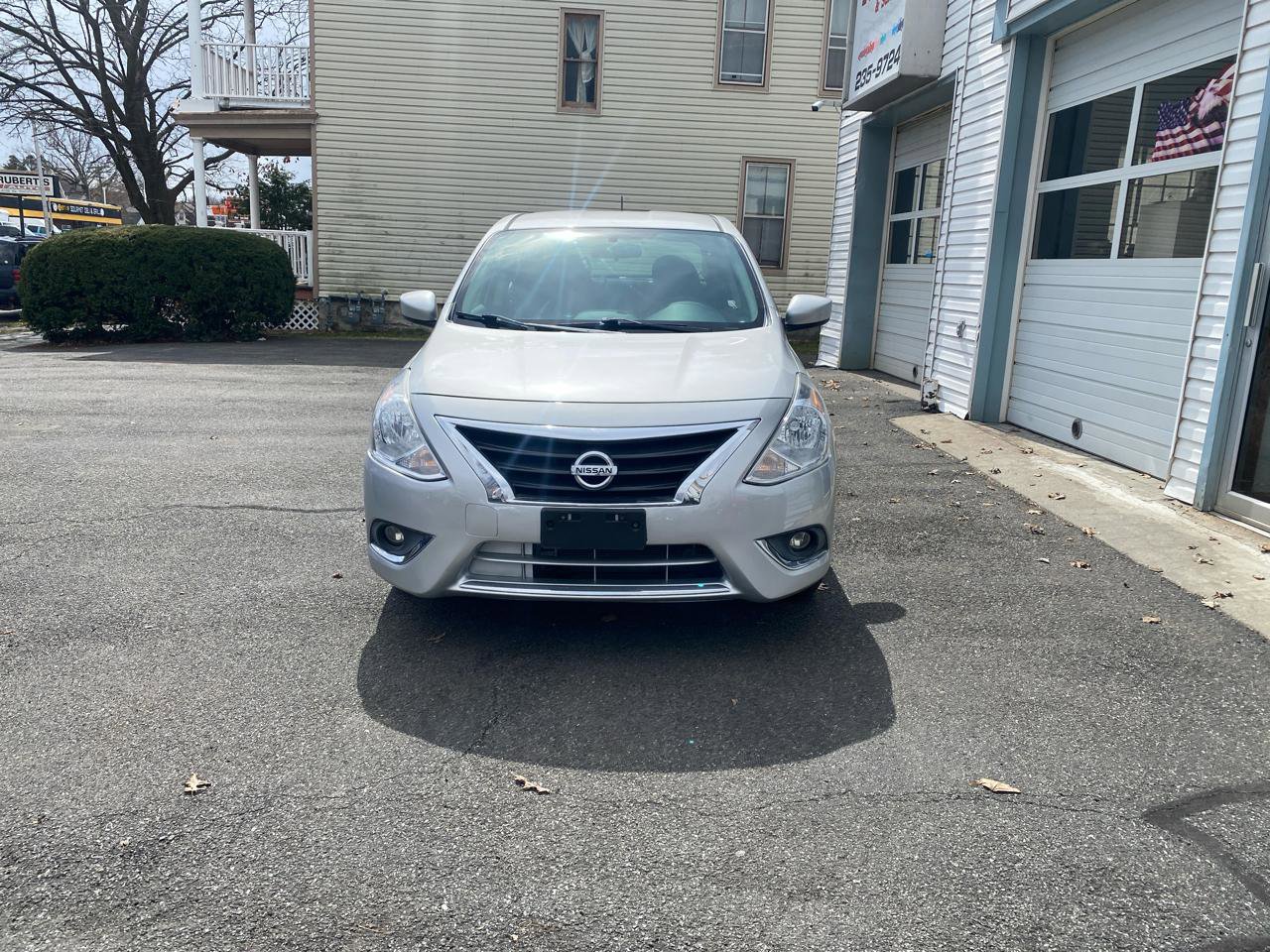 Used 2017 Nissan Versa SV w/ SV Special Edition Package FWD image 2