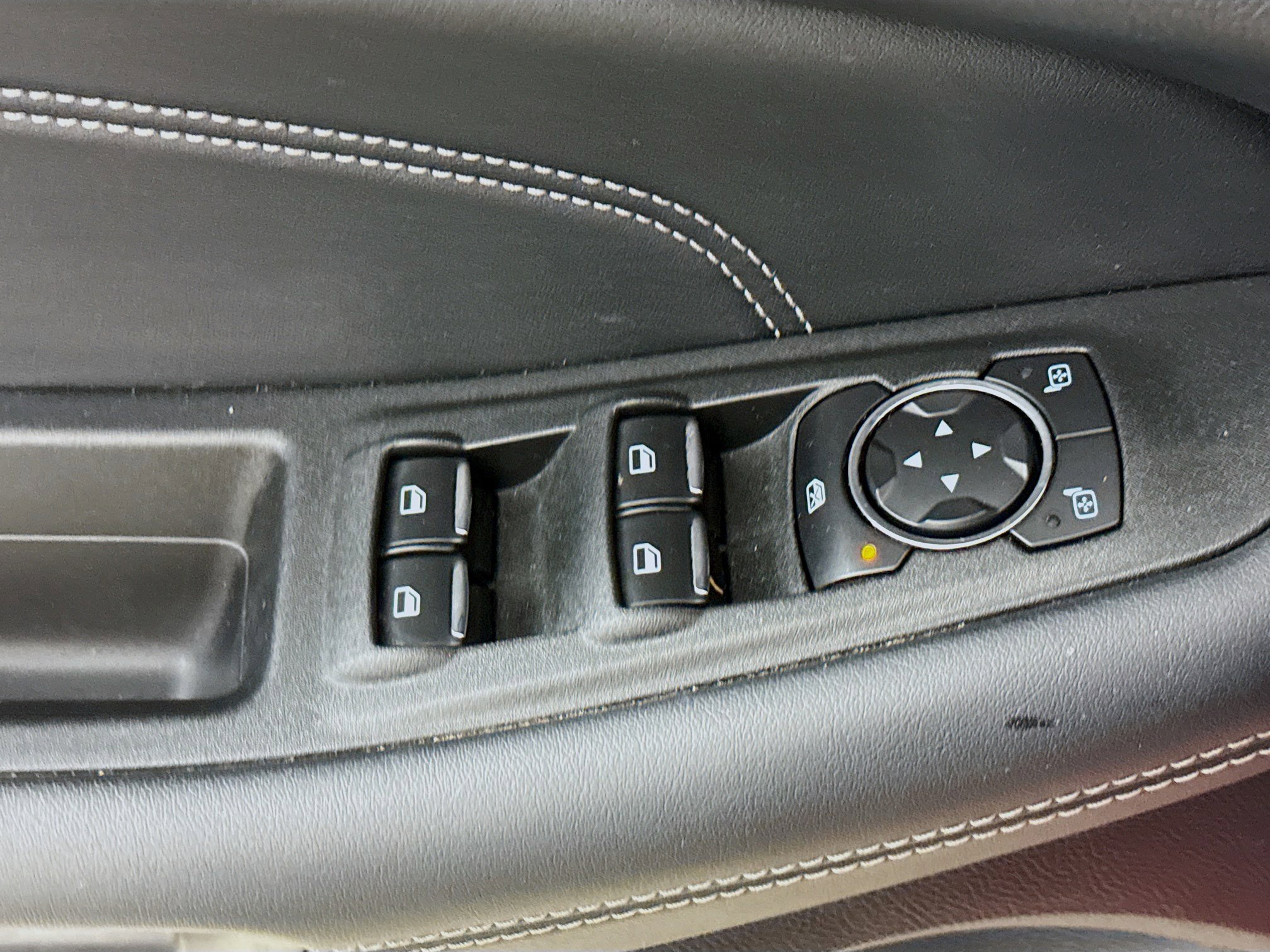 Used 2021 Ford Edge Titanium FWD image 21