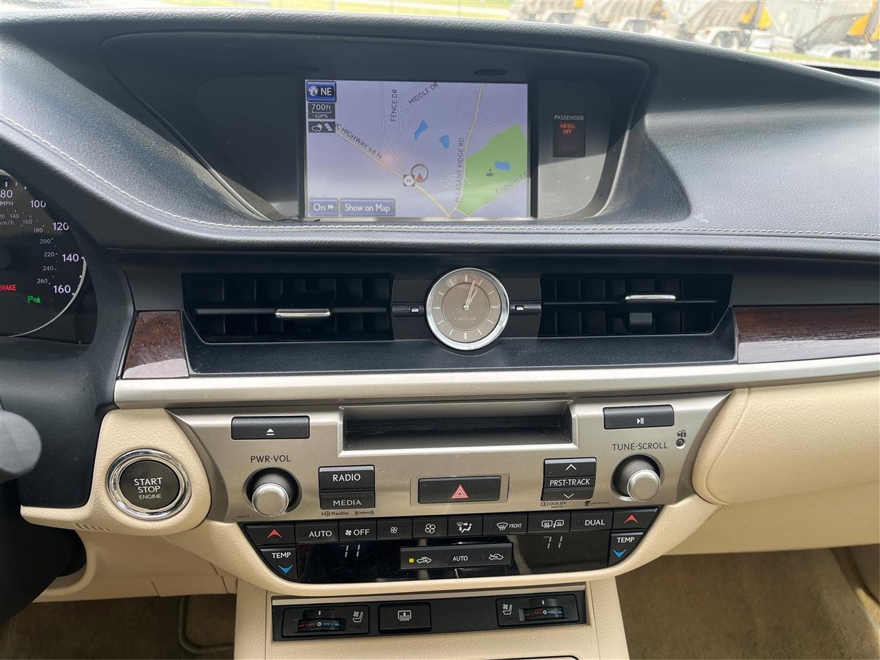 Used 2013 Lexus ES 350 w/ Luxury Pkg FWD image 14