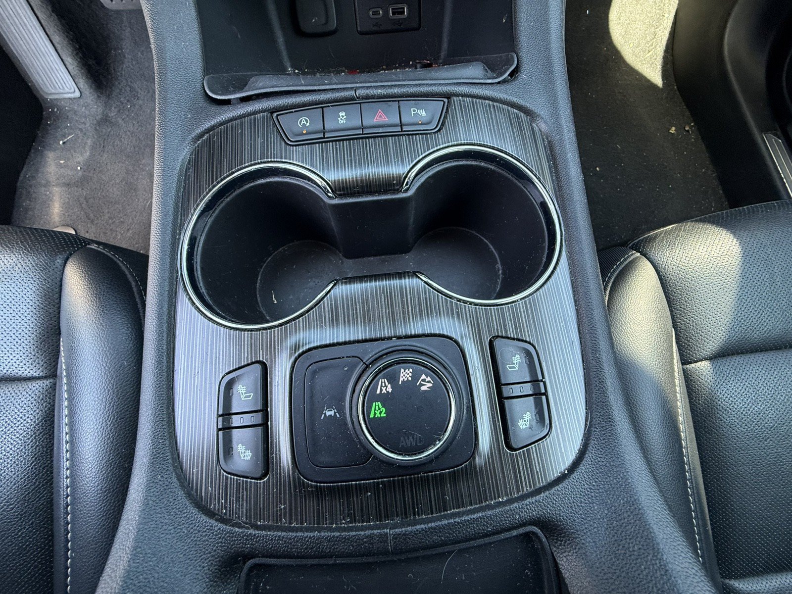 Used 2023 GMC Acadia SLT AWD/4WD image 14