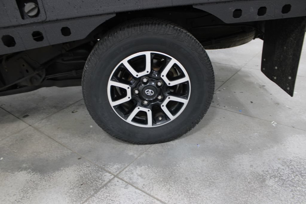 Used 2018 Toyota Tundra SR5 w/ TRD Off Road Package AWD/4WD image 40
