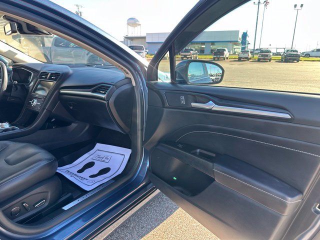Used 2019 Ford Fusion Energi Titanium FWD image 11