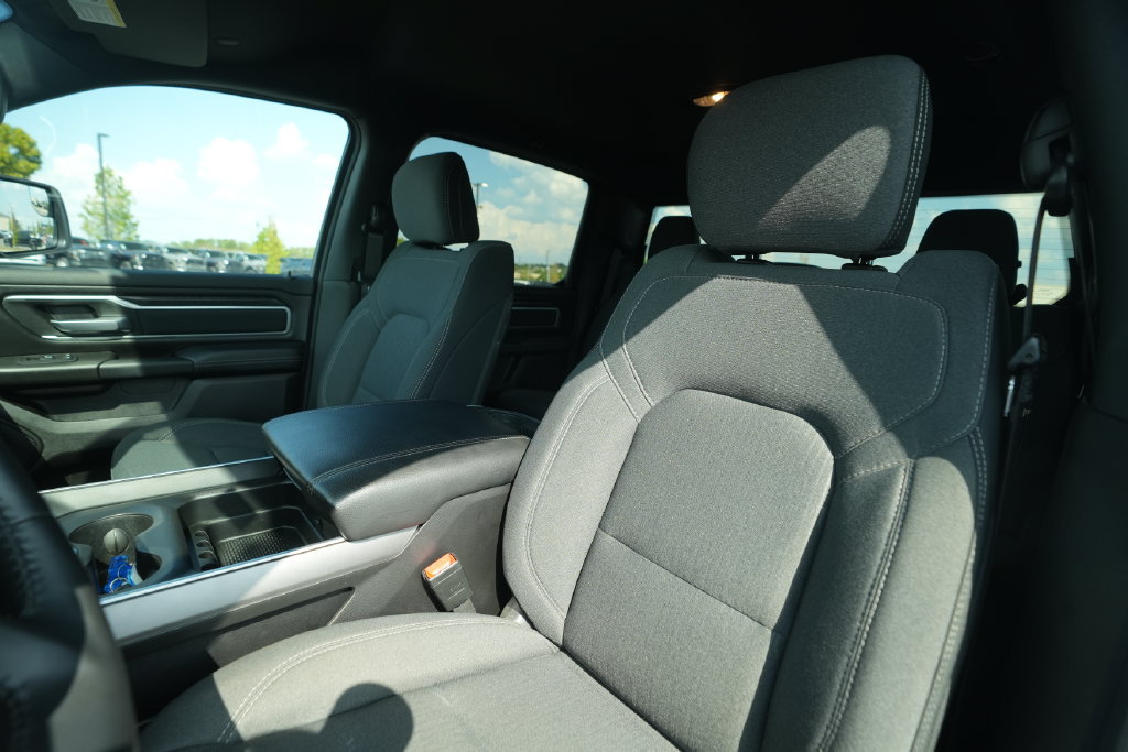 Used 2023 RAM 1500 Big Horn AWD/4WD image 37