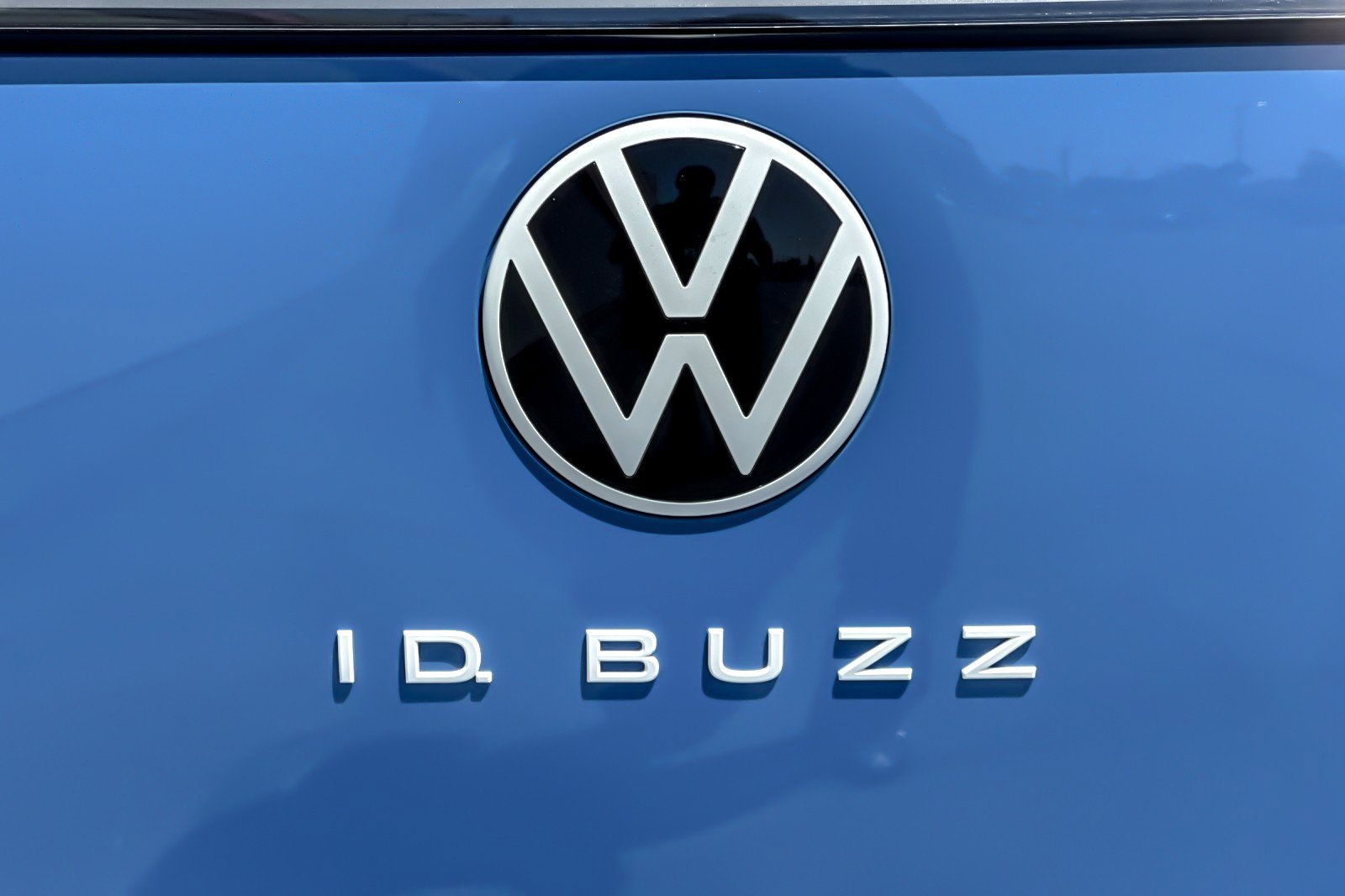 Used 2025 Volkswagen ID. Buzz 1st Edition RWD image 27
