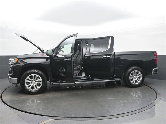 Used 2025 Chevrolet Silverado 1500 LTZ w/ LTZ Premium Package image 55