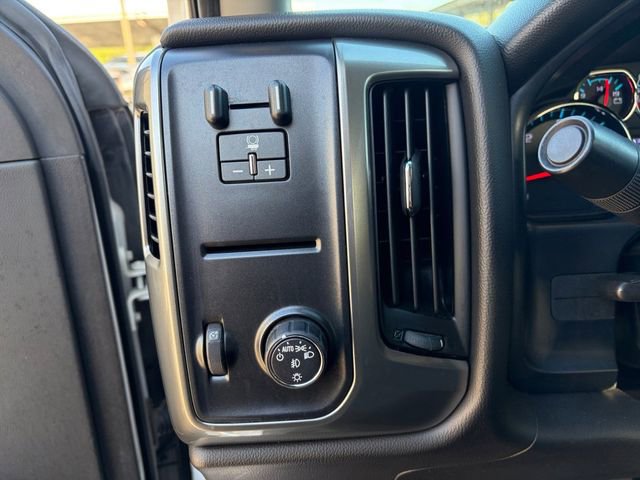 Used 2019 Chevrolet Silverado 1500 LT w/ Texas Edition image 5