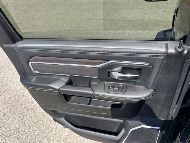 New 2026 RAM 3500 Laramie AWD/4WD image 42